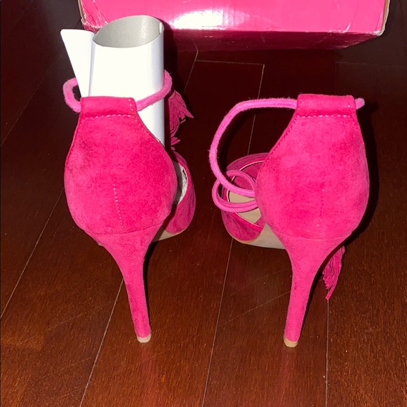 Pink Heels - Picture 4 of 7